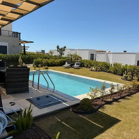 Exclusive Luxury With Private Pool & Sea View Gurece