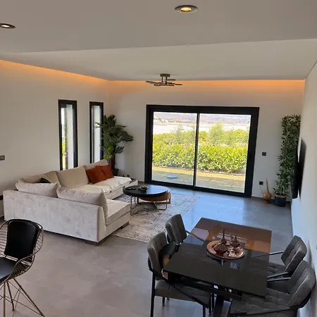 Exclusive Luxury With Private Pool & Sea View Villa *
