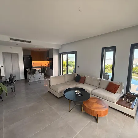 Exclusive Luxury With Private Pool & Sea View