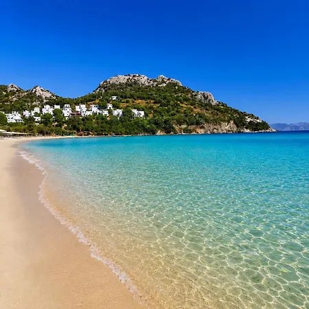 Exclusive Luxury With Private Pool & Sea View *